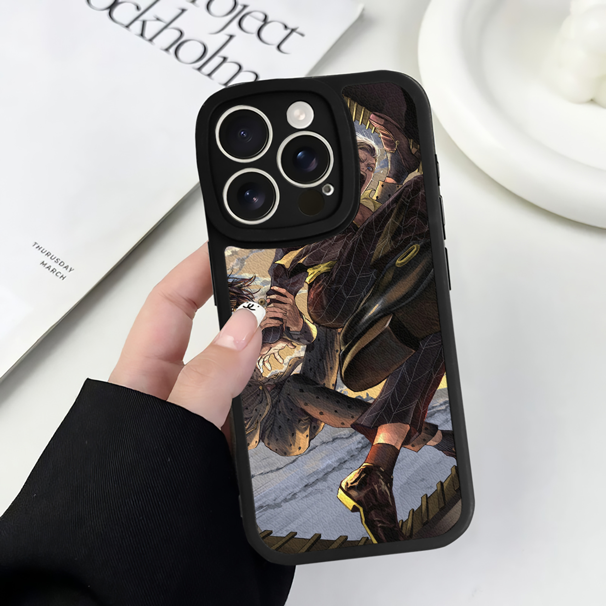 （画像用） ジョジョの奇妙な冒険 JoJo's Bizarre Adventure 【iPhone 16シリーズ対応】シリコンスマホケース（レザー調） 材質：シリコン